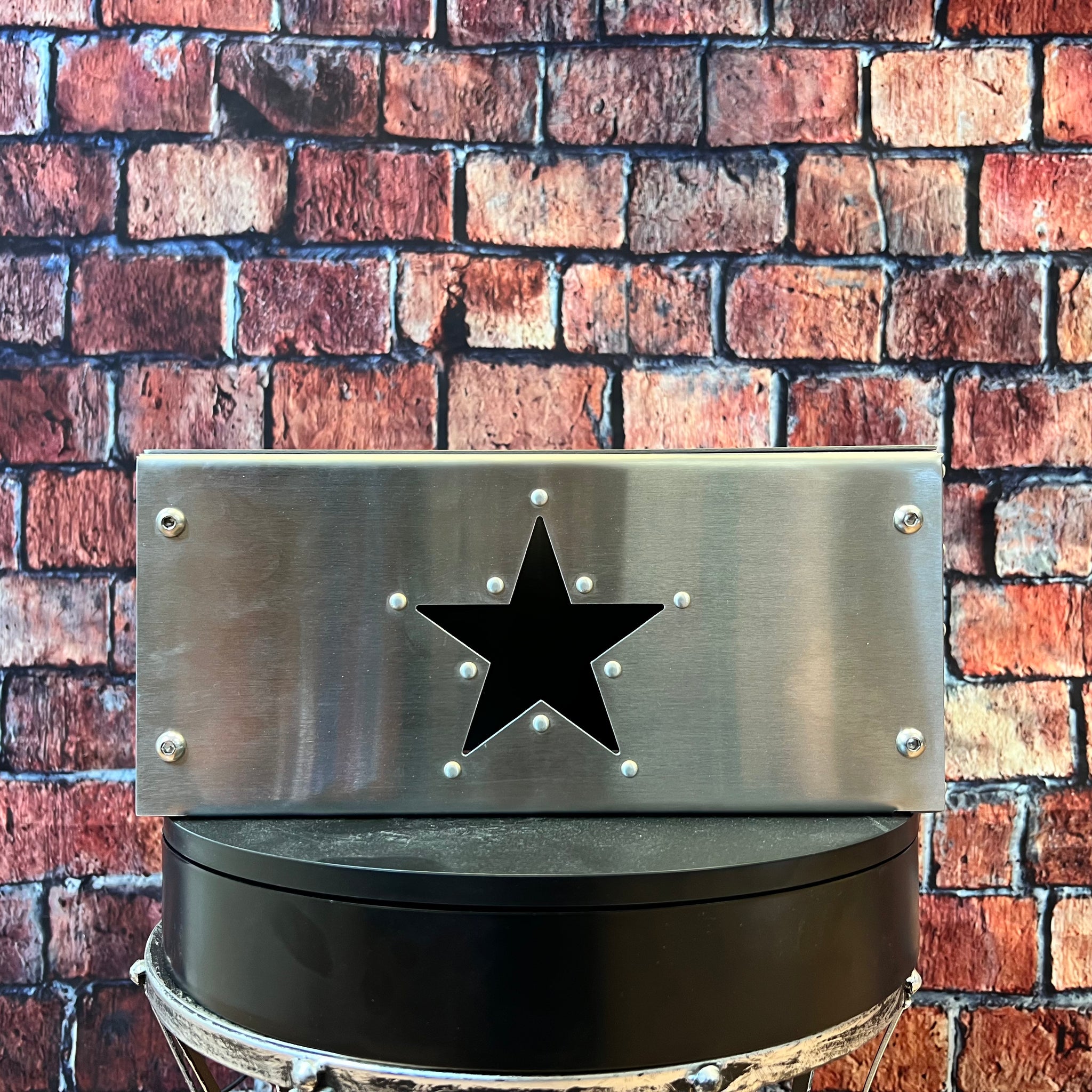 12" Desktop Wavy Maple Flag & Stand